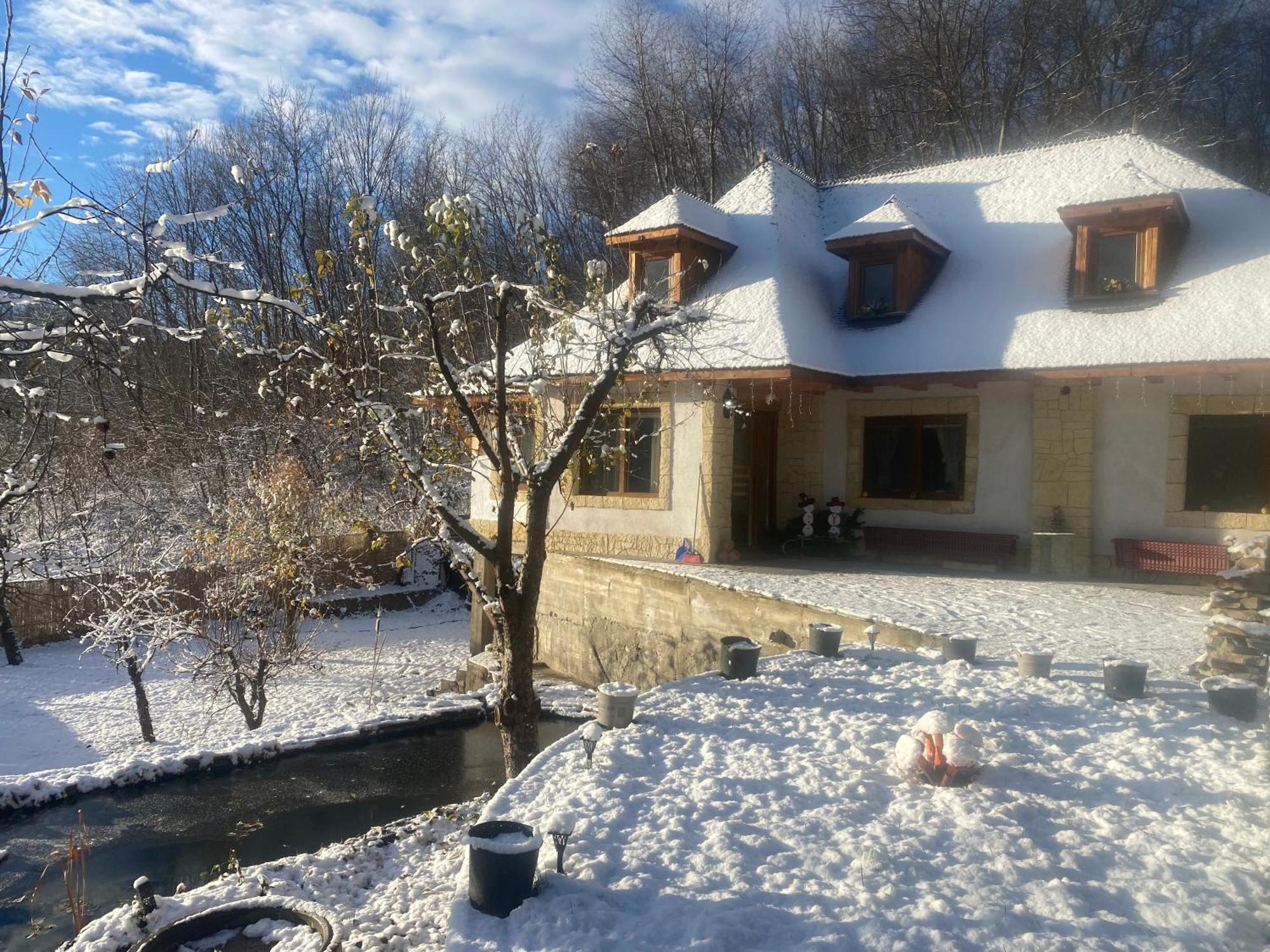 Villa Casa Cu Sindrila Vălenii de Munte Exterior foto