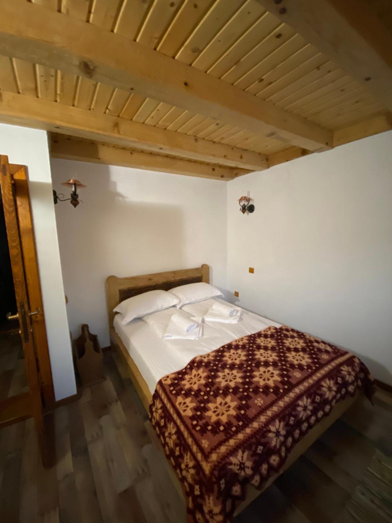 Villa Casa Cu Sindrila Vălenii de Munte Exterior foto